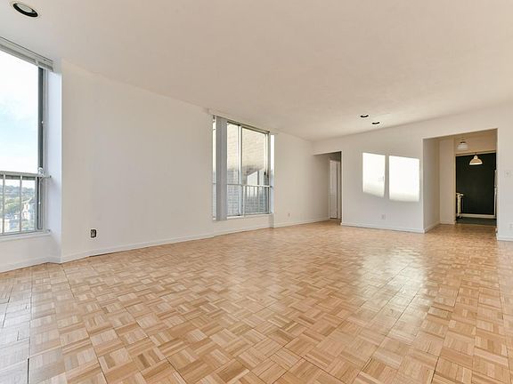 5th image of 33 Pond Ave APT 1201