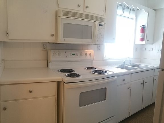 5th image of 425 N Academy St