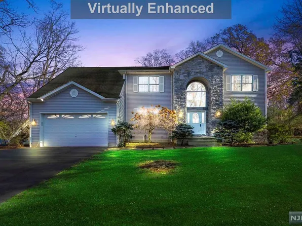 729 Mary Ann Pl, Ridgewood, NJ 07450