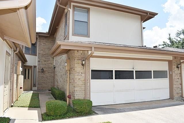 1st image of 3 Park Ln