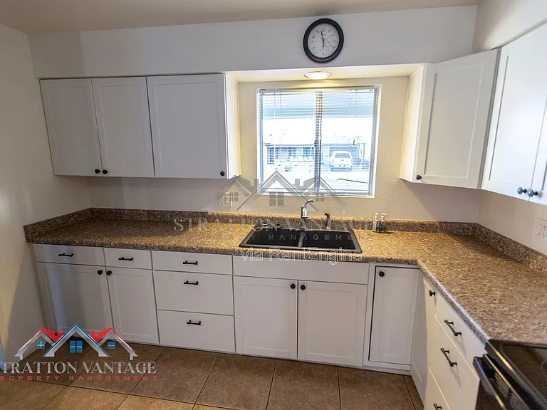5706 E Des Moines St — Photo 8