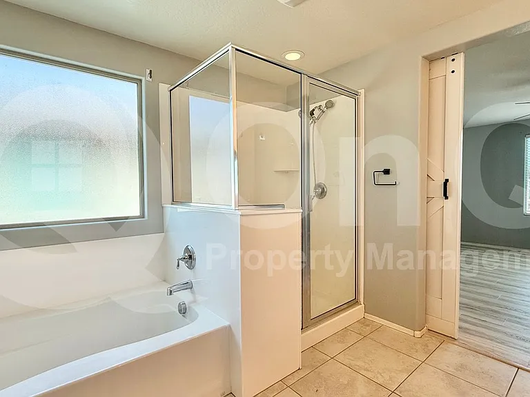 10204 W Lawrence Ln — Photo 22