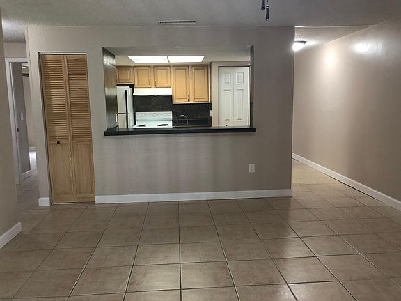 2nd image of 707 99th Ave N