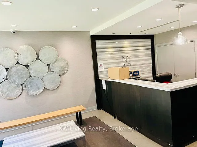 17 Kenaston Gdns #418 — Photo 3