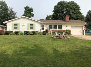 325 S Cedarwood Dr, Danville, IL 61832