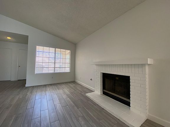 3rd image of 2493 Muirfield Ave