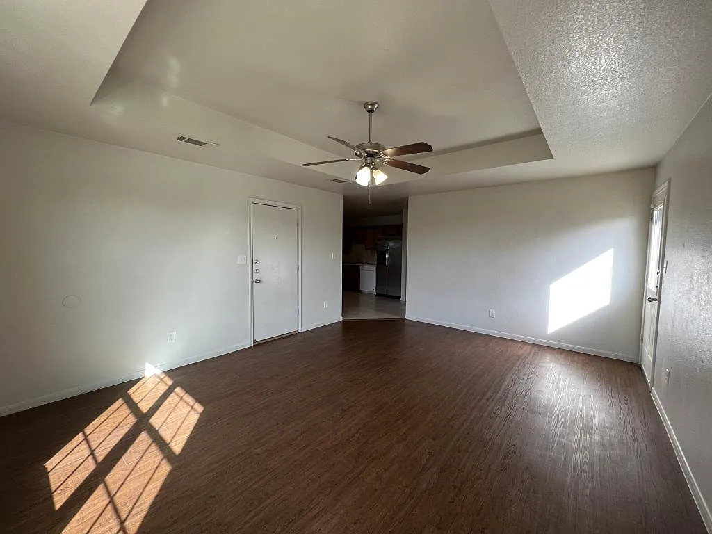 601 B Bermuda — Photo 3