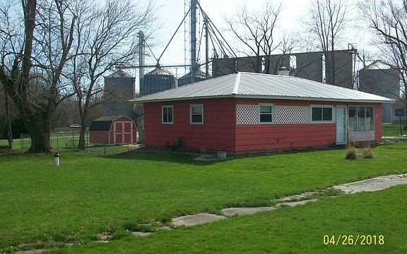 3rd image of 307 W Lincoln Ave