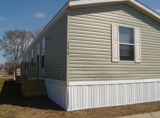 25060 Nuway Ave, Warren, MI 48091