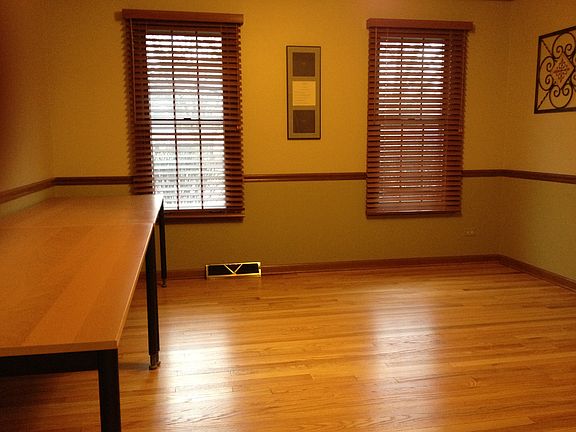 3rd image of 990 Lakeside Dr