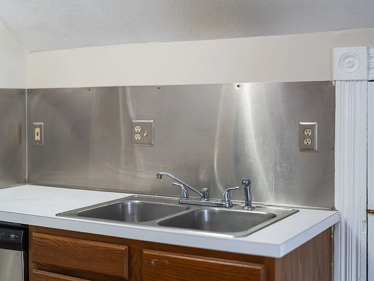 409 S Linden Ave #B — Photo 18