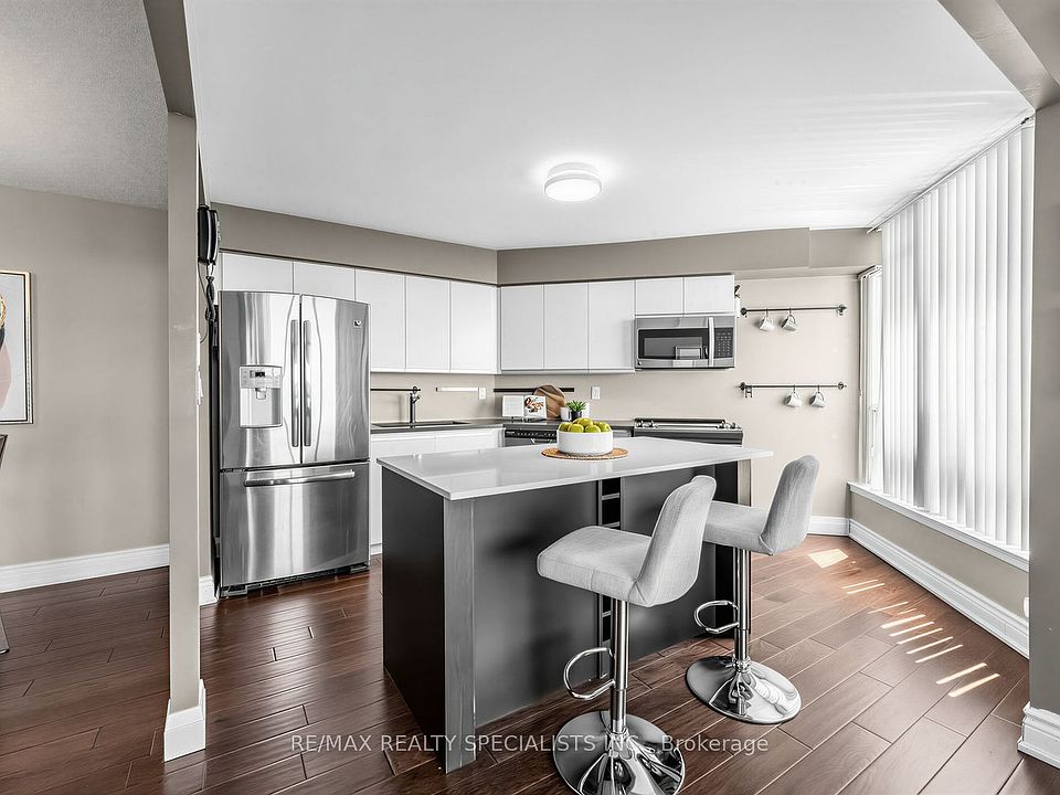 1st image of 10 Laurelcrest St #1006