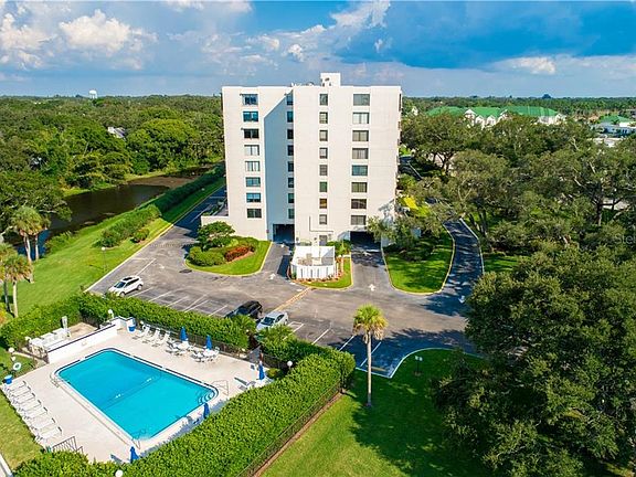 2nd image of 220 Belleview Blvd APT 402