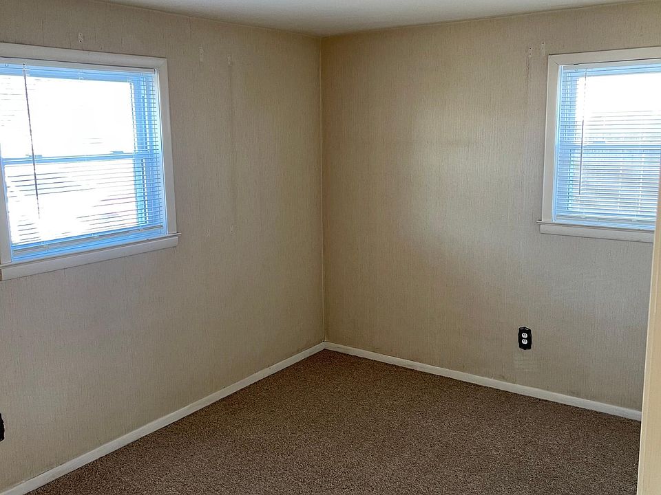 1st image of 621 Blossom Dr