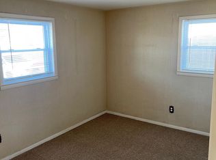 621 Blossom Dr, Lorain, OH 44052