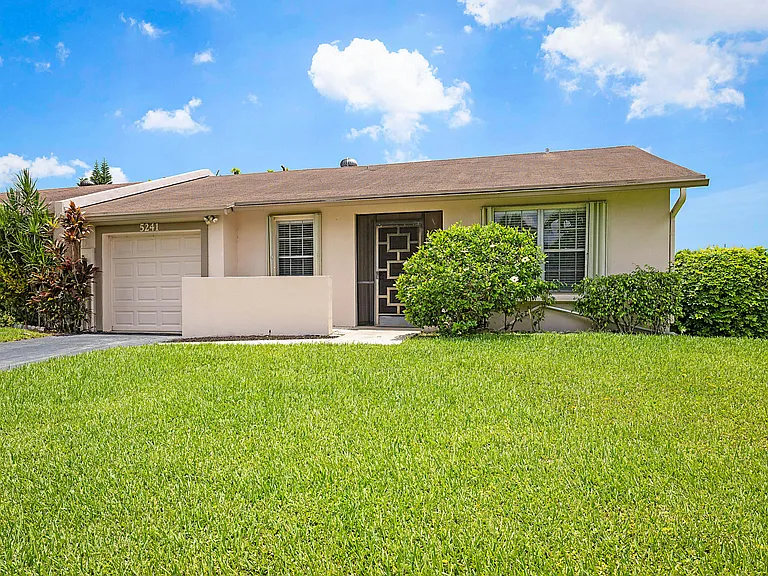 5241 Breadfruit Cir — Photo 44
