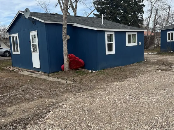 321 3rd St N, Fairfield, MT 59436