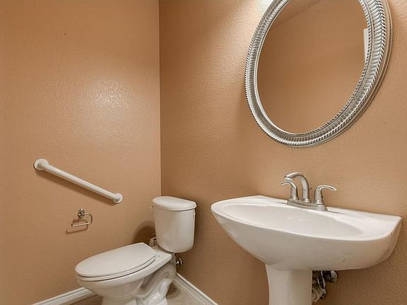 5th image of 7428 Seawood Dr