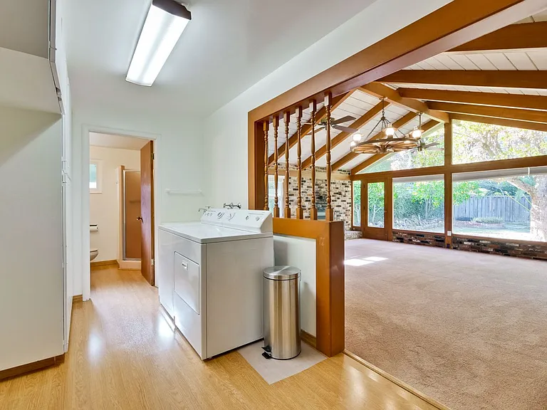 130 S Avalon Dr — Photo 33
