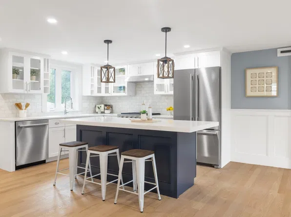 15 Pitts St, Natick, MA 01760