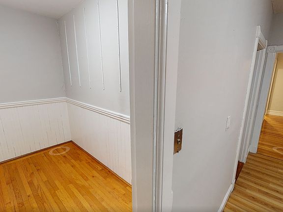 5th image of 904 Massachusetts Ave #6