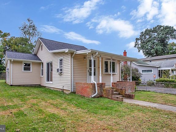 3rd image of 3911 7th St