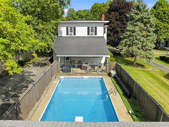 3rd image of 212 Lawrence St