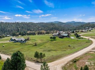 6 Bobcat Ct, Garden Valley, ID 83622