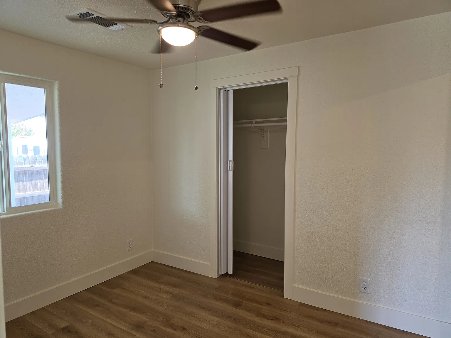 1 bed, 500 sqft, $1,200 — Photo 3