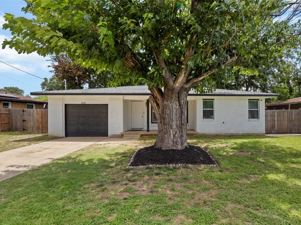1035 Warden St, Benbrook, TX 76126
