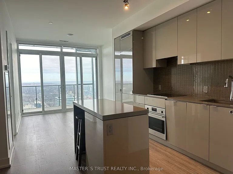 7 Grenville St #5806 — Photo 7