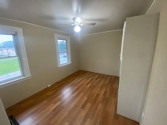 2nd image of 859 Broadway Ave