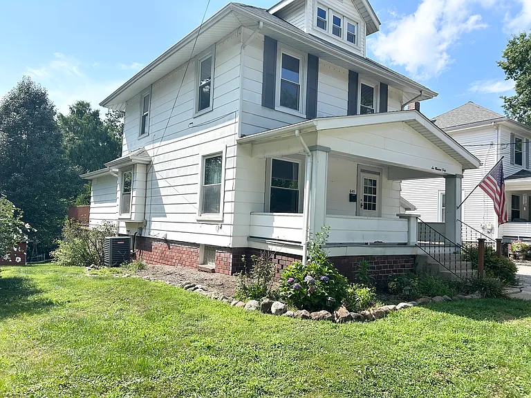640 N Grant St — Photo 3