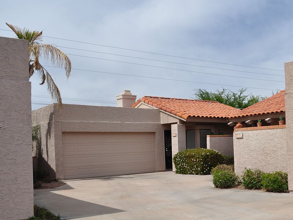 FRONT DRIVEWAY AREA