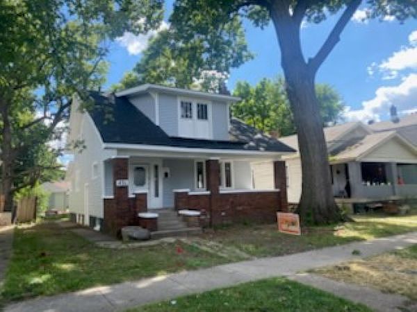 2nd image of 431 N Gladstone Ave