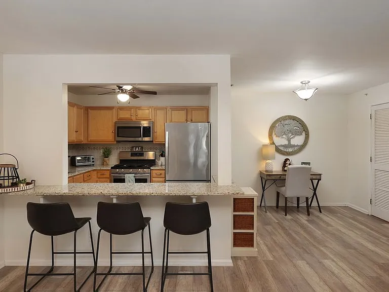 1015 Wedgewood Cir #1015 — Photo 16