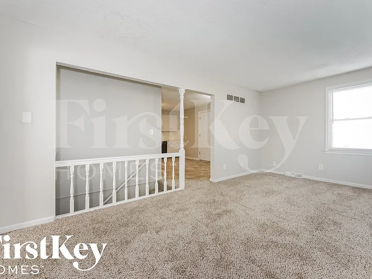 7809 E 49th St — Photo 7