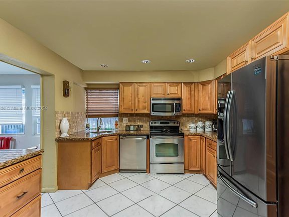 5th image of 7956 NW 1st Ct