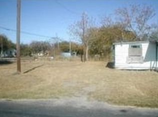 108 Peach St, Taft, TX 78390