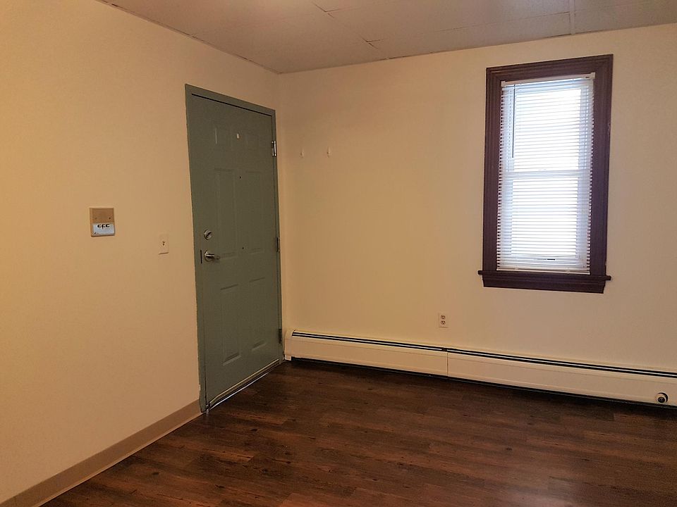 2nd image of 320 W 8th St APT 103
