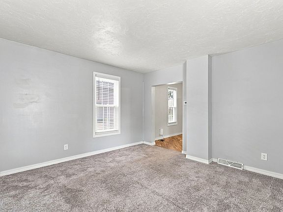 5th image of 2335 33rd St