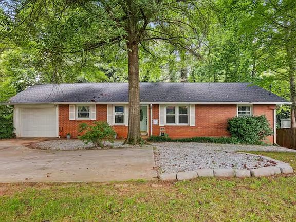2nd image of 2876 Old Norcross Rd
