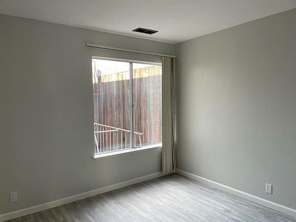 4th image of 262 22nd Ave APT 6