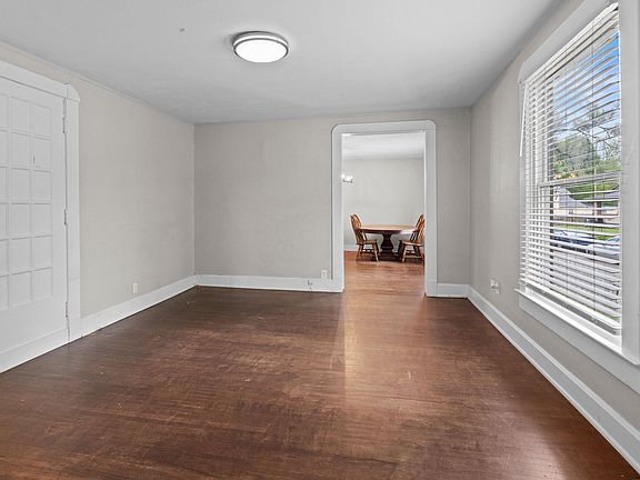 5th image of 3901 Rookwood Ave