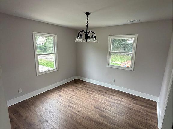 5th image of 2403 Acorn St