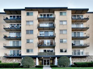 7314 Randolph St APT 4A, Forest Park, IL 60130