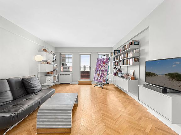 3rd image of 200 Cabrini Blvd APT 112