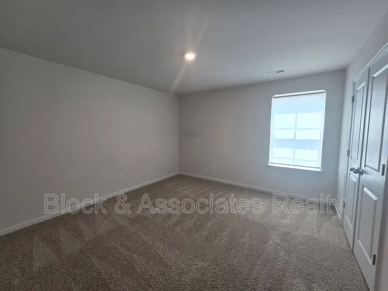 310 Beresford Way — Photo 20