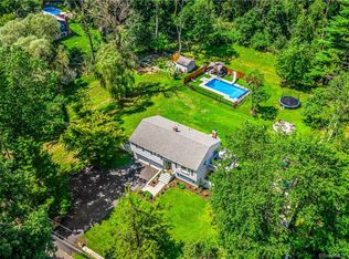 18 Hoyt Rd, Bethel, CT 06801