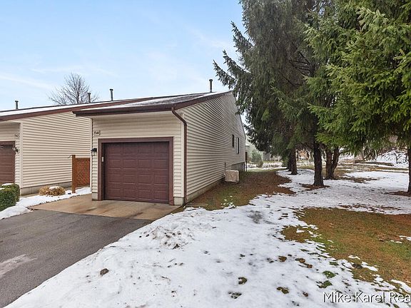 2nd image of 3544 Golfside Dr
